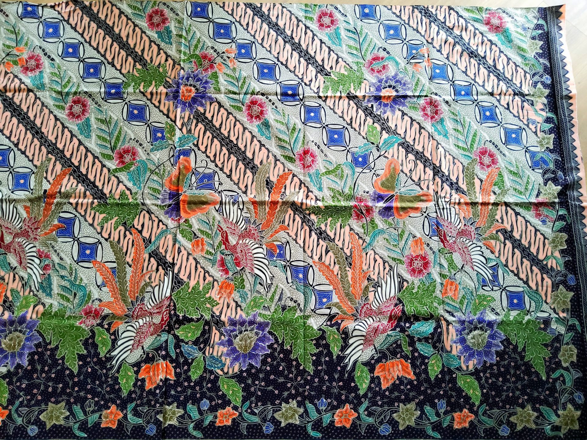 Batik Hokokai Tulis HT1634 te koop - Rinie Batiks